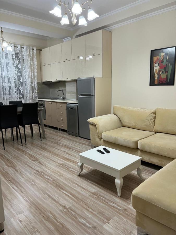 Ergi'S Host Apartment Tiranë Eksteriør bilde