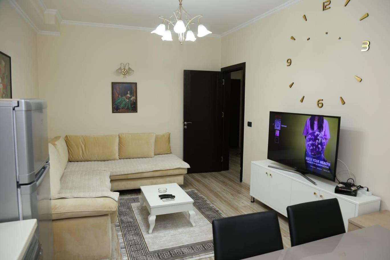 Ergi'S Host Apartment Tiranë Eksteriør bilde